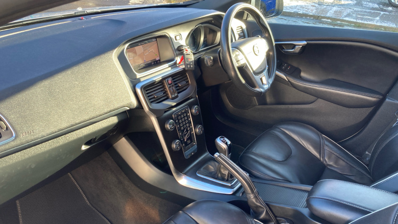 Volvo V40 T3 [152] R DESIGN Pro 5dr Petrol Hatchback